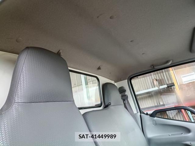 Hino DUTRO 2017-08 8870880-27