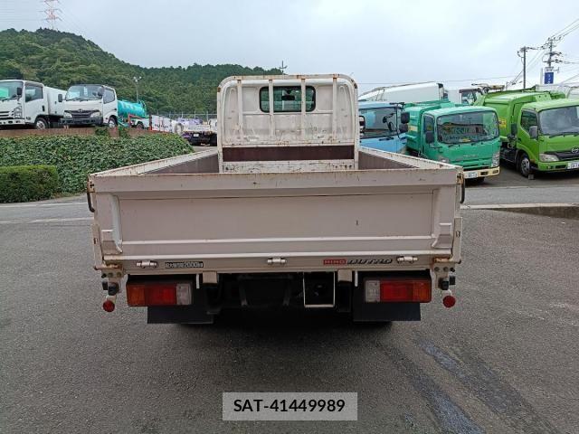 Hino DUTRO 2017-08 8870880-5