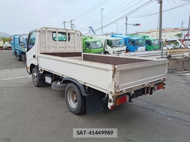 Hino DUTRO 2017-08 8870880-6