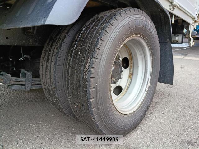 Hino DUTRO 2017-08 8870880-8