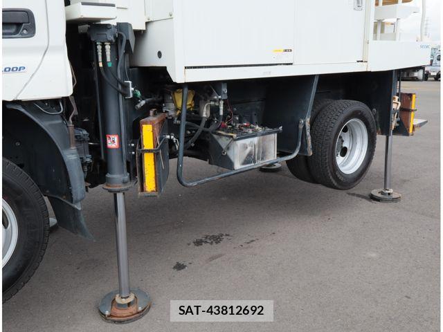 Hino DUTRO 2016-03 8870890-17