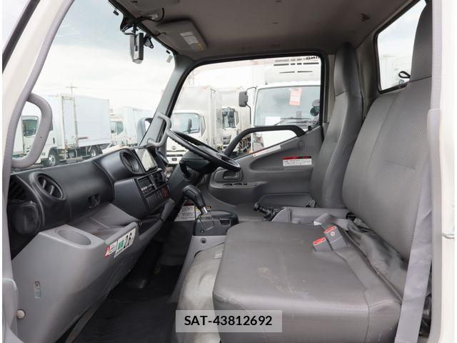 Hino DUTRO 2016-03 8870890-26