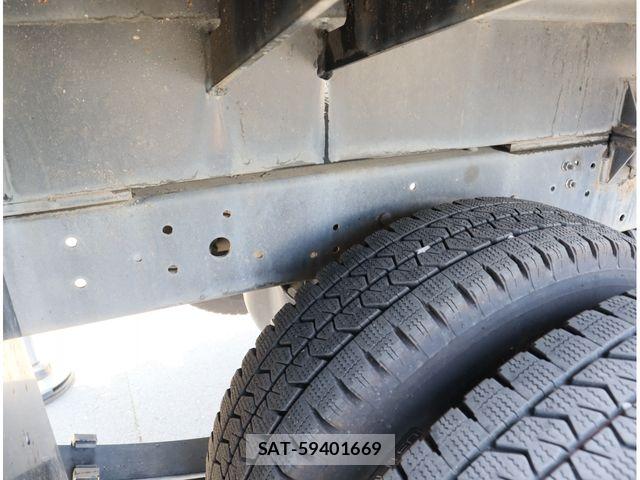 Hino DUTRO 2018-03 8870886-19