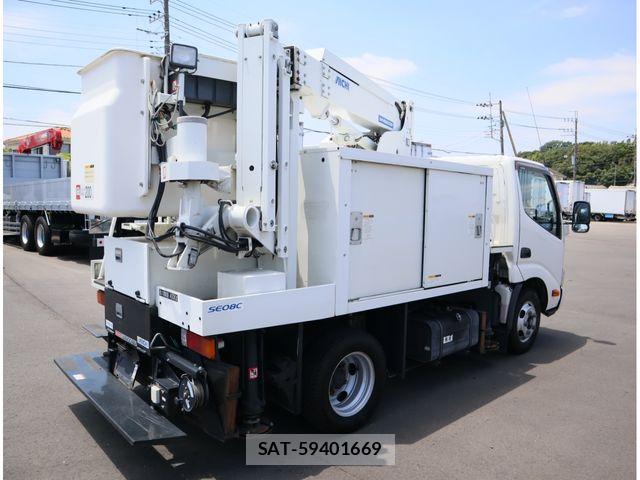 Hino DUTRO 2018-03 8870886-2