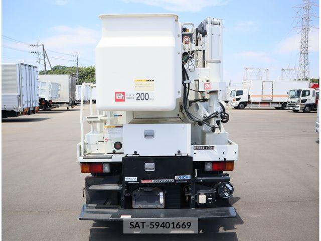 Hino DUTRO 2018-03 8870886-3
