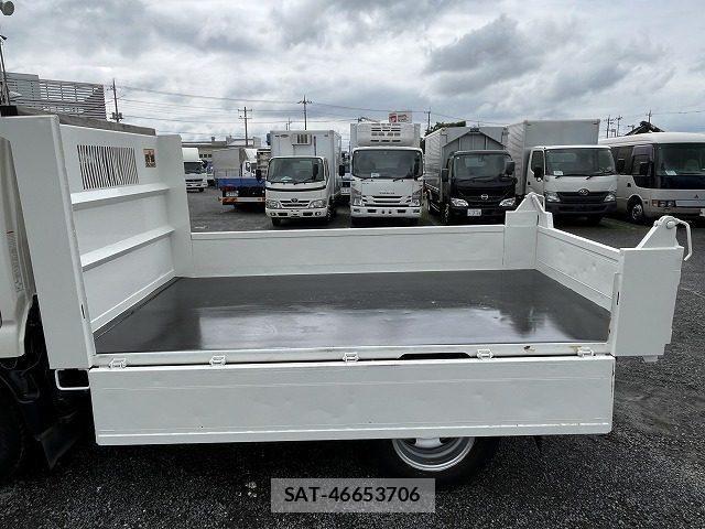 Hino DUTRO 2016-04 8870867-12