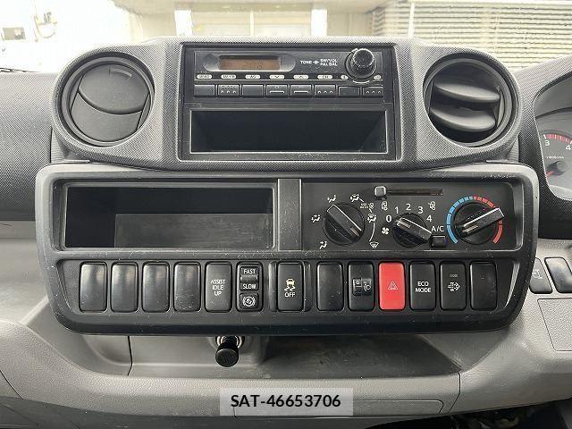 Hino DUTRO 2016-04 8870867-15