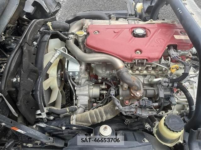 Hino DUTRO 2016-04 8870867-17