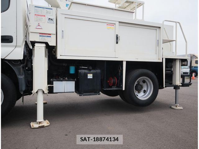 Hino DUTRO 2018-01 8870877-17