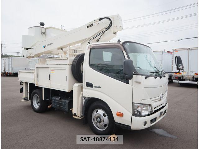 Hino DUTRO 2018-01 8870877-1