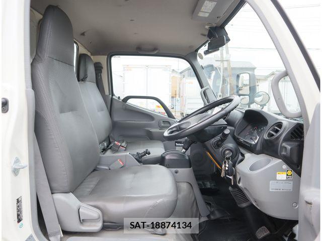 Hino DUTRO 2018-01 8870877-22