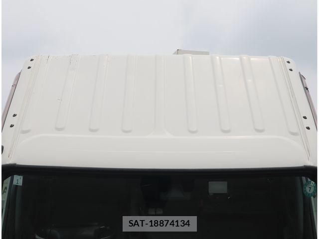Hino DUTRO 2018-01 8870877-27