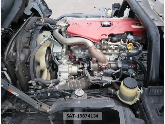 Hino DUTRO 2018-01 8870877-29