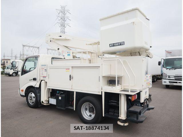 Hino DUTRO 2018-01 8870877-4