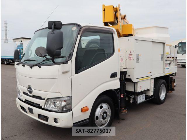 Hino DUTRO 2020-04 8870871-0