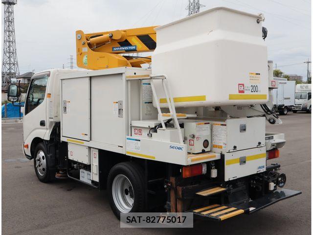 Hino DUTRO 2020-04 8870871-4