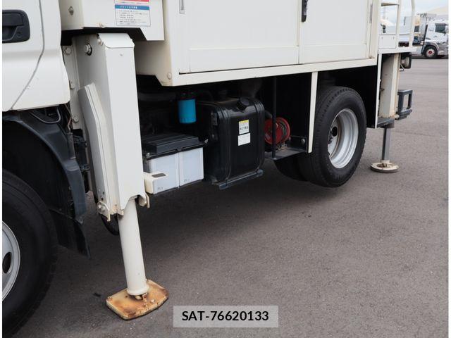 Hino DUTRO 2018-01 8870878-17