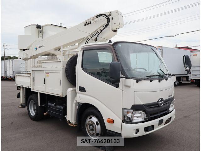 Hino DUTRO 2018-01 8870878-1