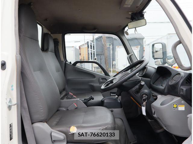 Hino DUTRO 2018-01 8870878-22