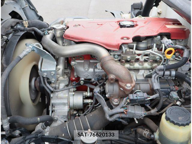 Hino DUTRO 2018-01 8870878-29