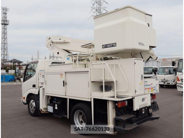 Hino DUTRO 2018-01 8870878-4