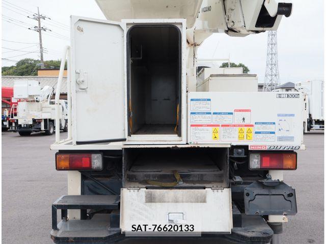 Hino DUTRO 2018-01 8870878-6