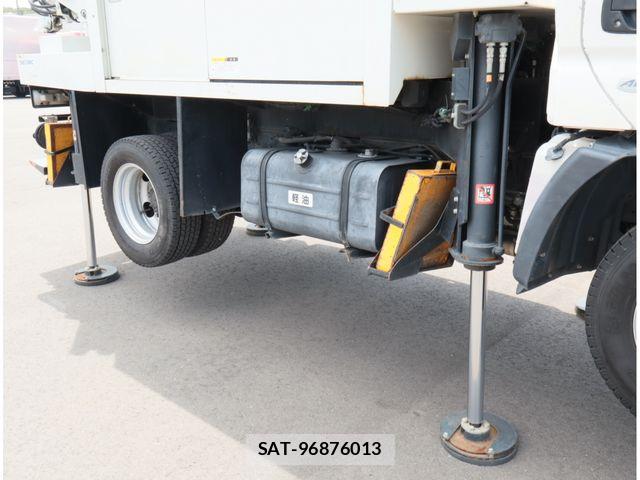 Hino DUTRO 2018-03 8870883-16