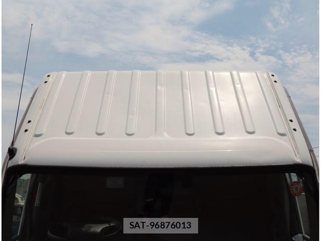 Hino DUTRO 2018-03 8870883-27