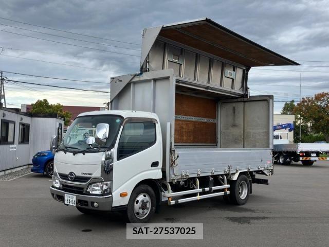 Hino DUTRO 2018-05 8870870-0