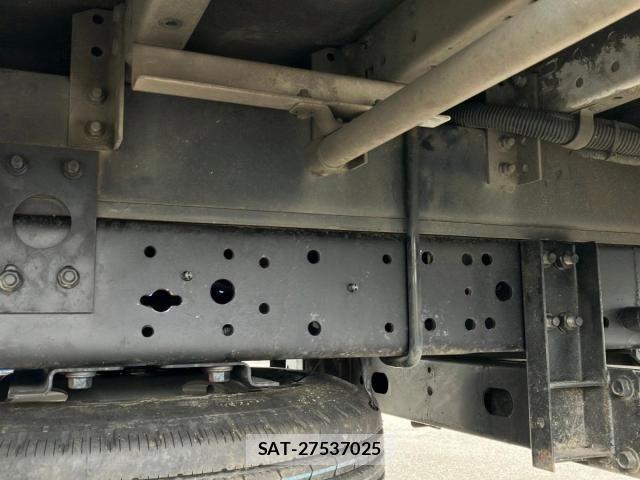Hino DUTRO 2018-05 8870870-12