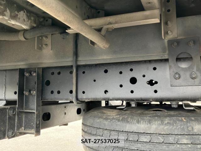 Hino DUTRO 2018-05 8870870-13
