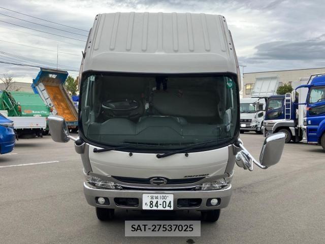Hino DUTRO 2018-05 8870870-22