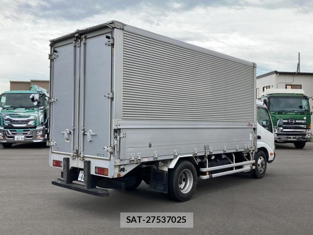 Hino DUTRO 2018-05 8870870-2