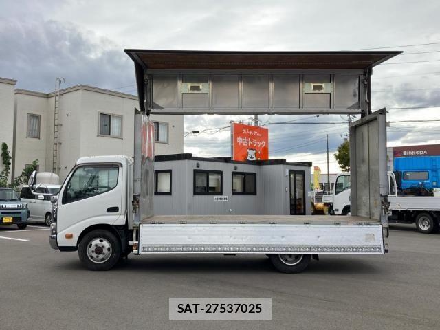 Hino DUTRO 2018-05 8870870-4