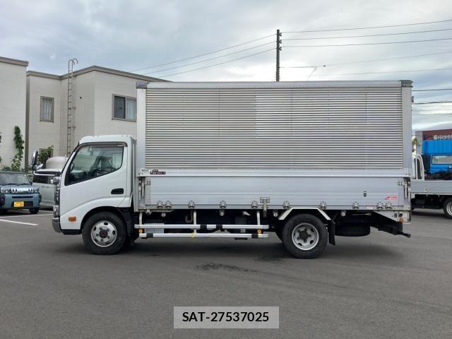 Hino DUTRO 2018-05 8870870-6