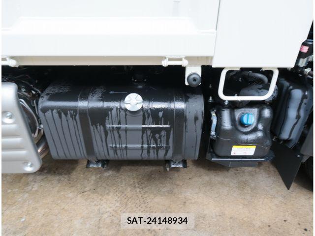 Hino DUTRO 2025-12 8870859-17