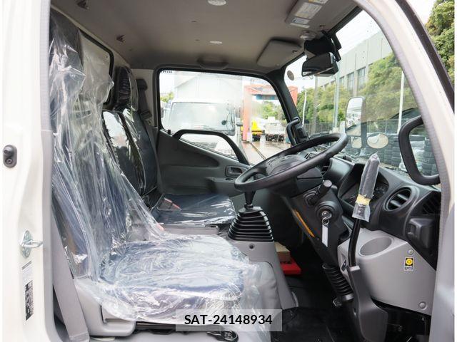 Hino DUTRO 2025-12 8870859-18