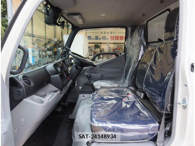 Hino DUTRO 2025-12 8870859-26