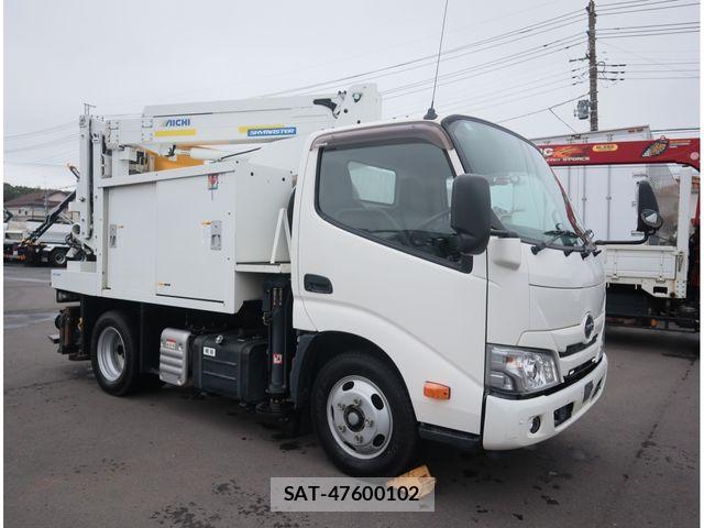 Hino DUTRO 2020-02 8870875-1
