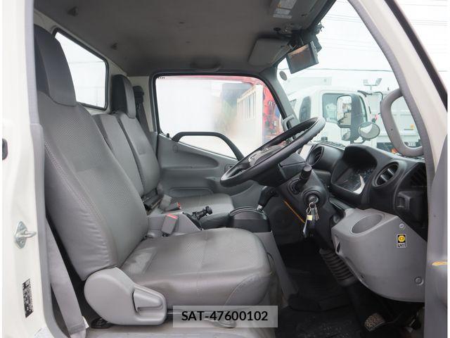 Hino DUTRO 2020-02 8870875-22
