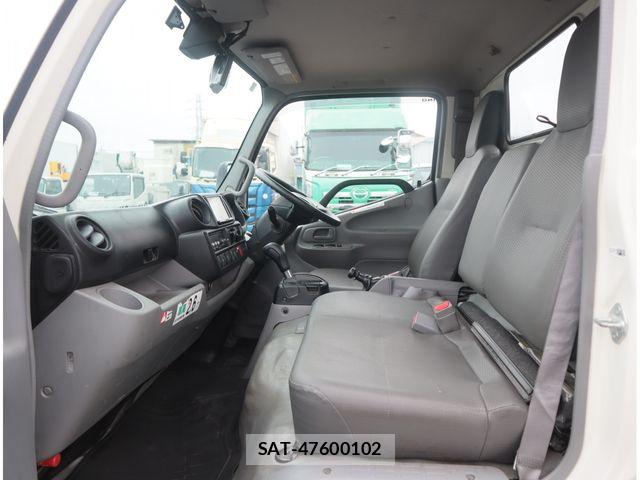 Hino DUTRO 2020-02 8870875-26