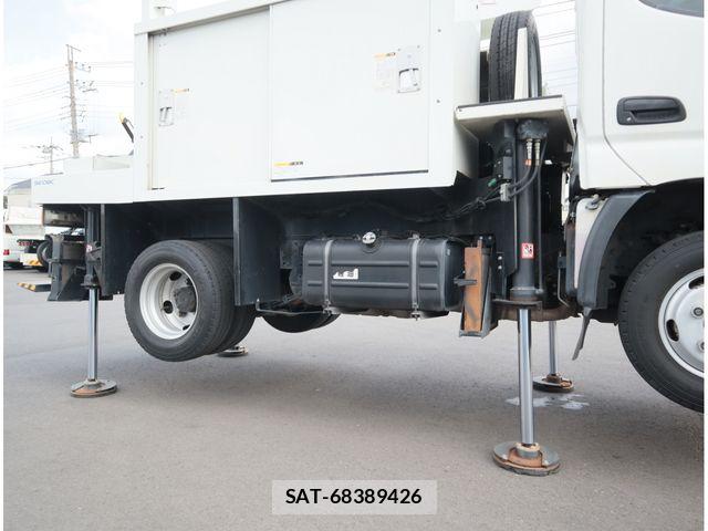 Hino DUTRO 2018-01 8870884-16