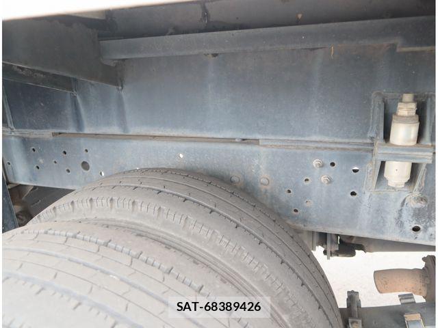 Hino DUTRO 2018-01 8870884-19
