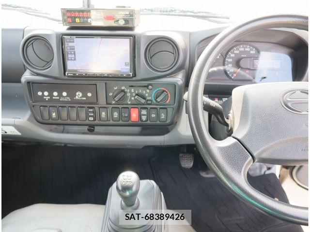 Hino DUTRO 2018-01 8870884-23