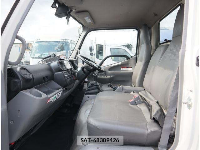 Hino DUTRO 2018-01 8870884-26
