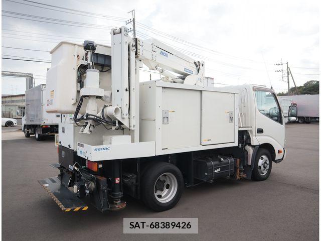 Hino DUTRO 2018-01 8870884-2