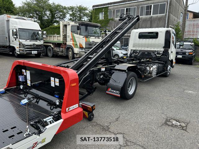 Hino DUTRO 2026-03 8870856-11