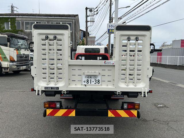 Hino DUTRO 2026-03 8870856-8
