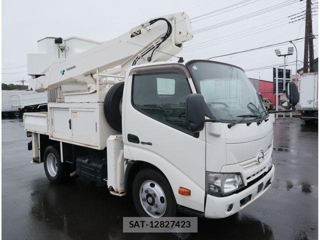 Hino DUTRO 2018-03 8870879-1