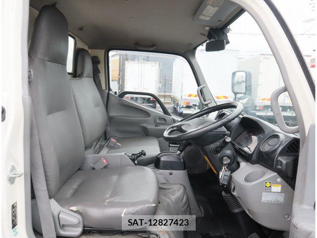 Hino DUTRO 2018-03 8870879-22